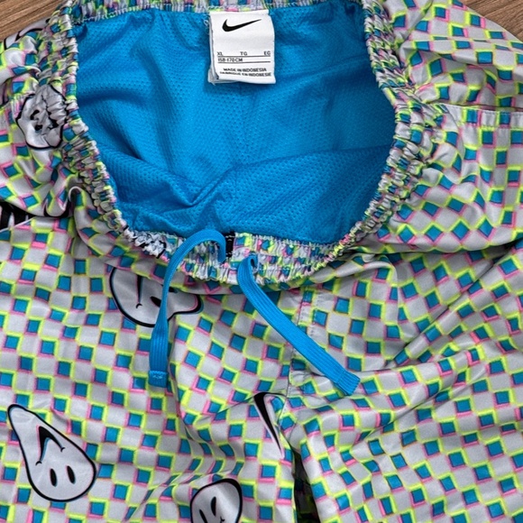 Nike Boy's Drawstring Active Shorts with Mesh Lining Youth Size XL - Picture 4 of 6